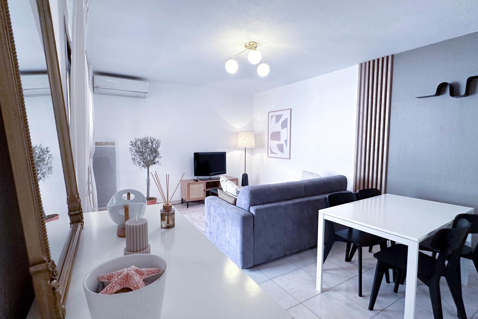 St Roch 2 - Appart 300 M De La Gare, Clim, Terrasse, Garage アンティーブ エクステリア 写真